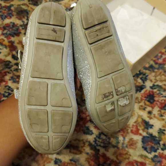 MK SILVER SHOES - Picture 3 of 3